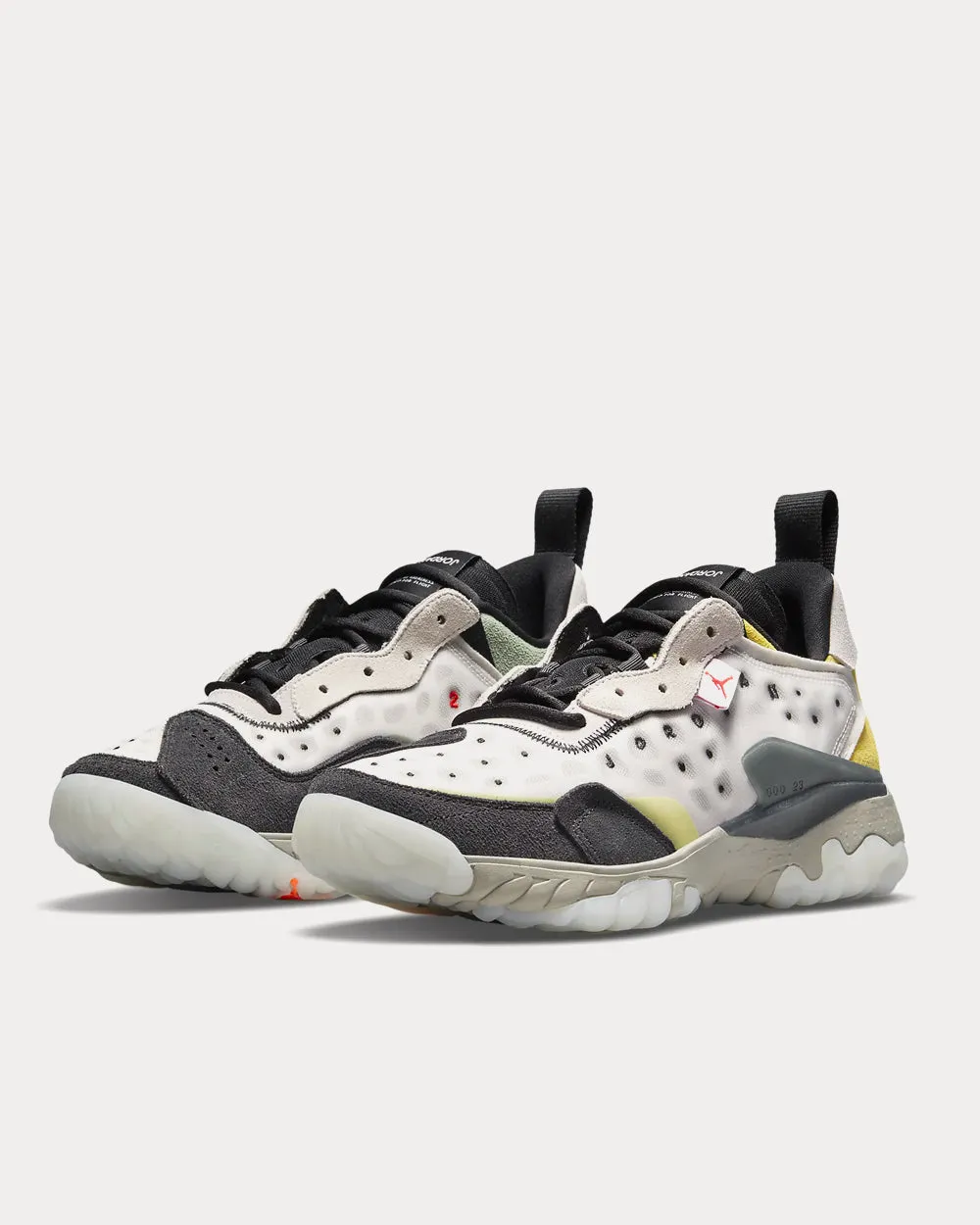Delta 2 Platinum Tint / Stone / Dark Smoke Grey / Chile Red Low Top Sneakers
