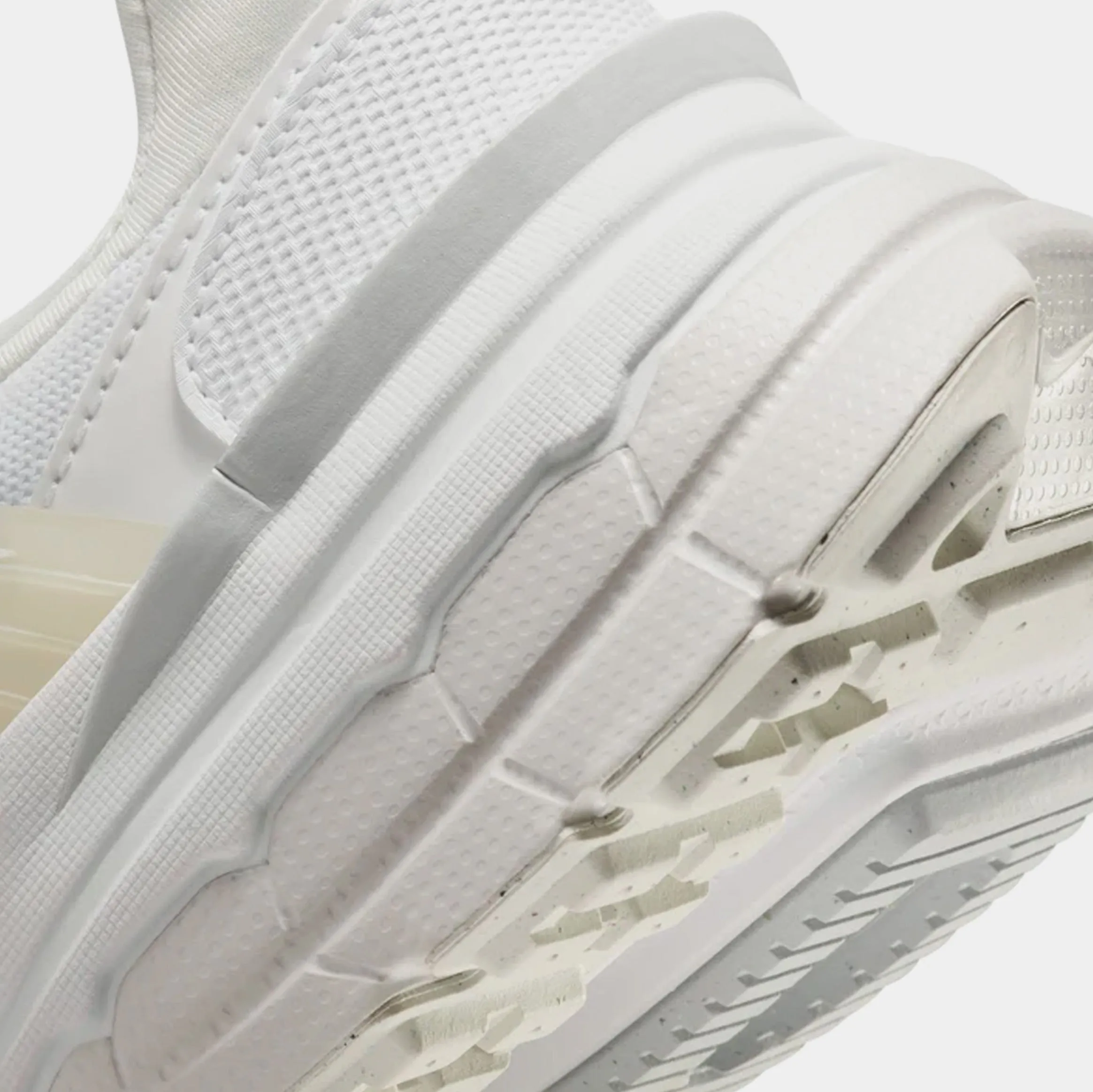V2K Run Womens Running Shoes (White/Metallic Silver/Platinum Tint)
